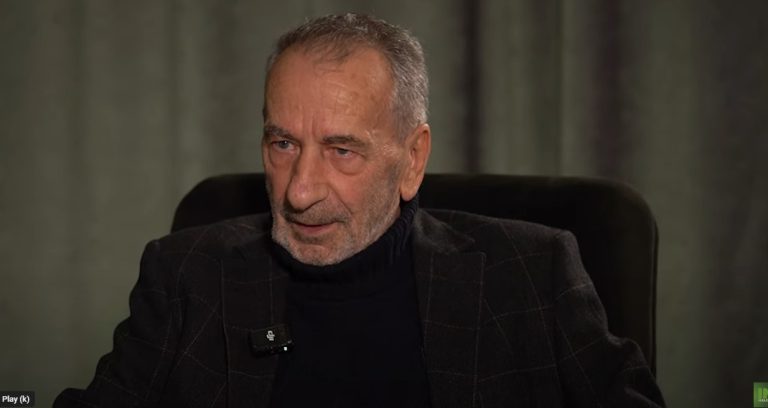 “Nuk dua të vdes me emër arab”- Profesori që dha idenë për ndërtimin e katedrales në Bajgorë e ndërron emrin nga Ahmet në Shqiptar