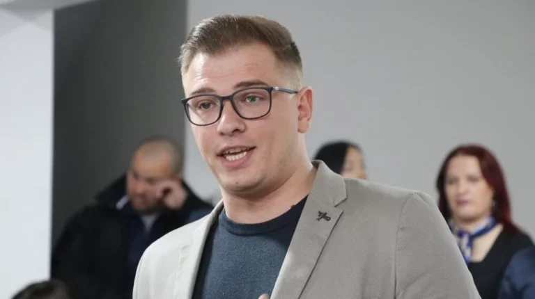Ndalohet për 48 orë politikani serb Arsenijeviq, kjo është arsyeja