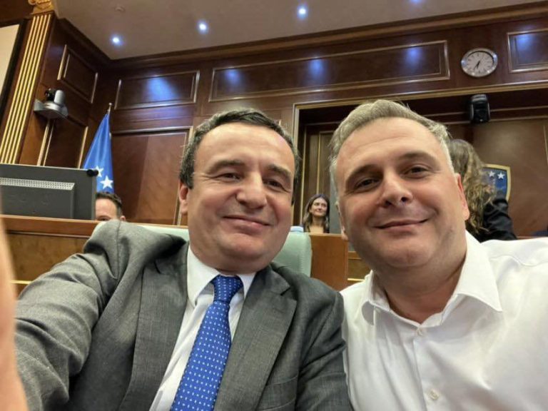 Bajqinovci, opozitës: 80% e mërgatës do të votojnë për Kurtin, ata i besojnë VV’së