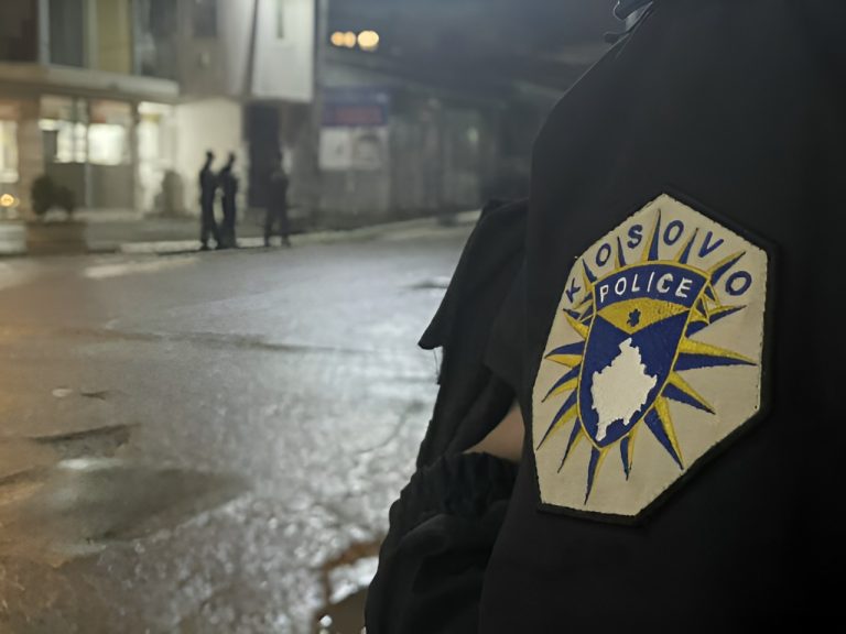 Bllokohet Lagjja e Boshnjakëve në veri të Mitrovicë, Policia në vendin e ngjarjes