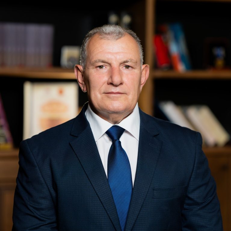 Shukri Buja udhëton për në Hagë, ftohet nga Gjykata Speciale