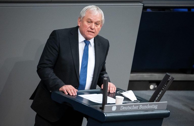Deputeti gjerman: Nëse Serbia dëshiron të bëhet pjesë e BE-së, duhet ta njohë Kosovën
