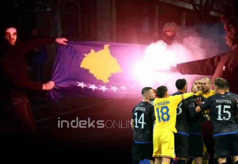 Skandal: Tifozët rumunë djegin flamurin e Kosovës