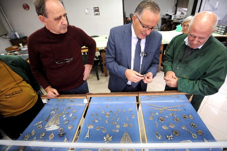 Bedri Hamza takon zejtarët e Prizrenit: Asnjë biznes i vogël që qarkullon deri në 10 mijë euro nuk do të tatohet në qeverinë time