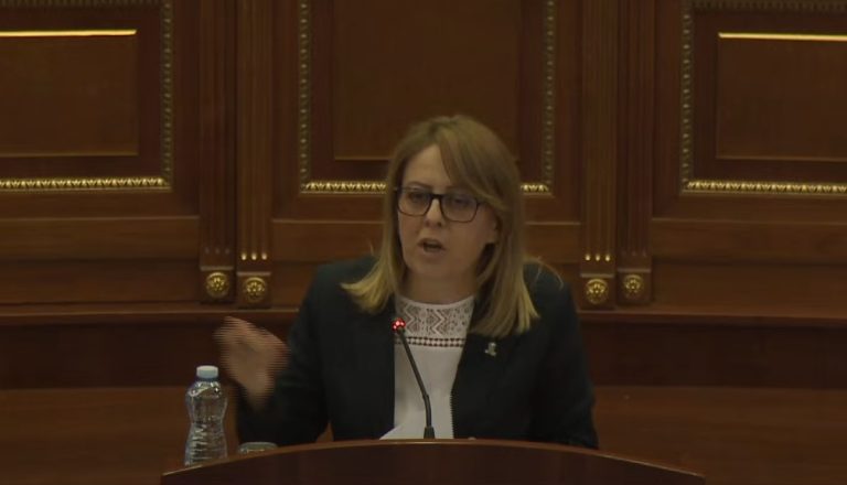 Lëmosha me 100 euro, Bajrami: Qeveria që i ka dyfishu faturat e rrymës e tatimin në pronë po tenton të blejë vota me para të taksapaguesve