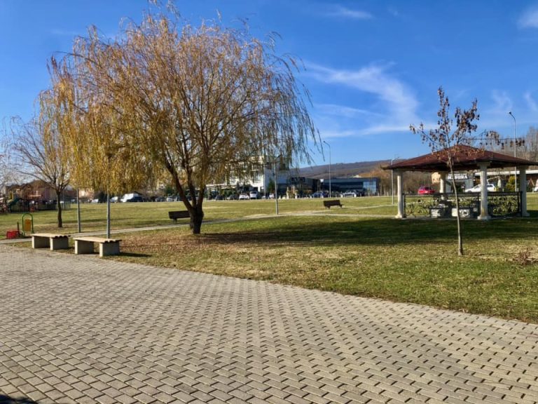 Sot ditë e ngrohtë me diell deri, 19 gradë