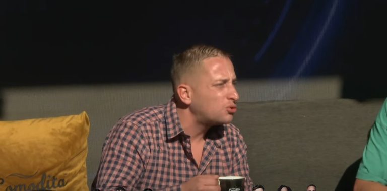 Rezi vazhdon ironizimin me Atillën: Po më pe me fustan mua, mos po vjen po na sulmon, se na shikon si grua