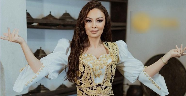 Adelina Ismaili feston sot ditëlindjen, ja sa vjet mbushi diva e muzikës