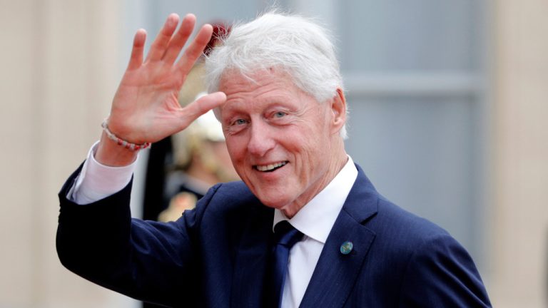 Ish-presidenti Bill Clinton dërgohet në spital