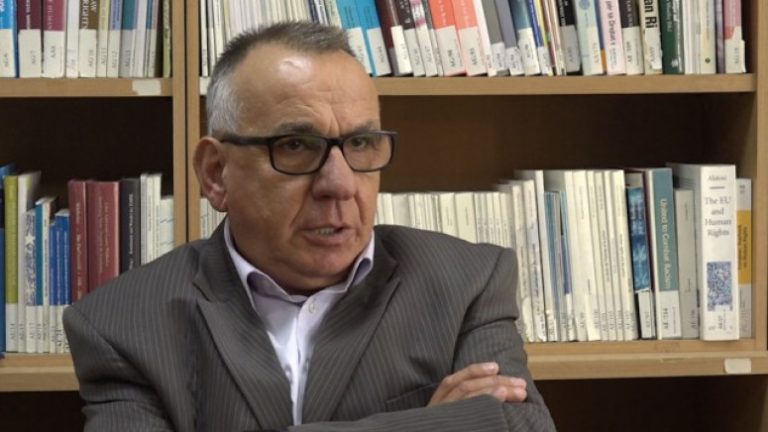 Hasani: Dorëheqja e Kurtit ishte hajgare me institutucionet, Konjufca s’ka kompetenca ta pranojë