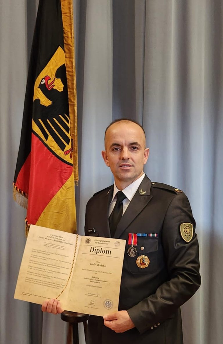 Oficeri i FSK-së diplomon në Gjermani