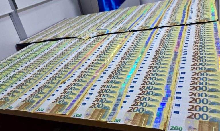 Policia sekuestron mbi 12 mijë euro në pikën kufitare Bërnjak