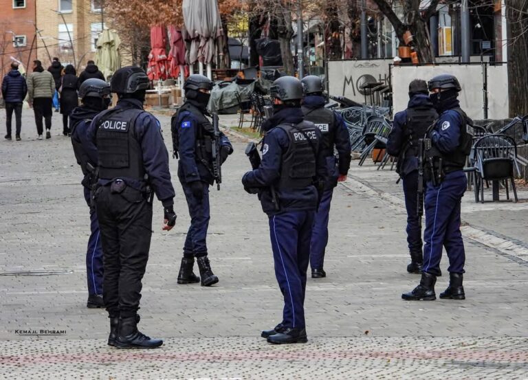 Policia me aksion në Veri, do bëhen bastisje për armë