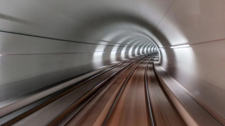 “Për një orë mund të shkosh me tren nga Londra në New York”, ky është projekti i tunelit transatlantik prej 20 trilion dollarësh