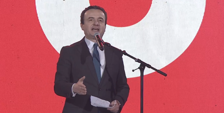 Kurti në Mitrovicë: S’do të ketë më banda kriminale, targa ilegale e ngritje të barrikadave