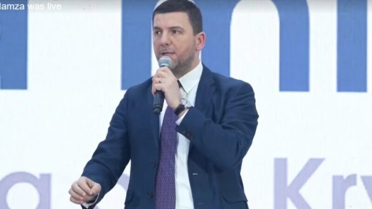 Krasniqi për VV’në nga Skenderaj: Kurrë kush s’iu ka thanë puna e mbarë, të paaftë e mburravecë
