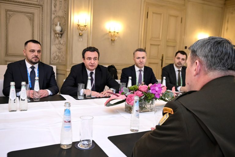 Kurti në takim me gjenerallejtënantin Fazel: SHBA partnere dhe aleate e madhe e Kosovës