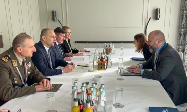 Ministri kroat takon zëvendësndihmës Sekretarin amerikan të Mbrojtjes: Prania e ushtrisë amerikane në Kosovë tepër e rëndësishme