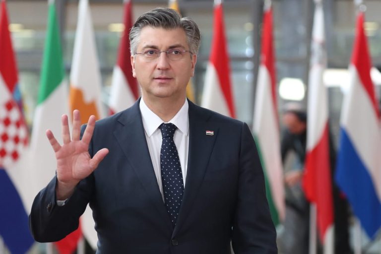 Plenkoviq për bashkëpunimin me Kosovën dhe Shqipërinë: S’kemi nevojë ta pyesim Serbinë apo NATO-n