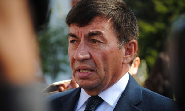 Pensionohet Arsim Bajrami, profesori që ishte pjesë e hartimeve të të gjitha akteve kushtetuese të Republikës së Kosovës