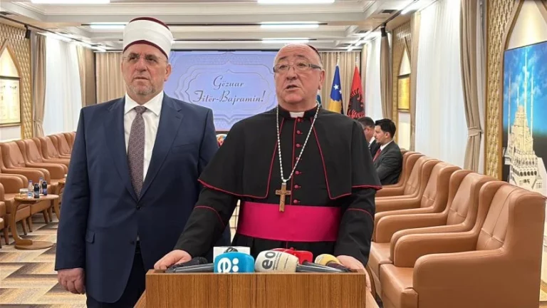 Ipeshkvi Dodë Gjergji viziton BIK-un: Jemi vëllezër dhe sakrificat i bëjmë në emër të dashurisë për Zotin