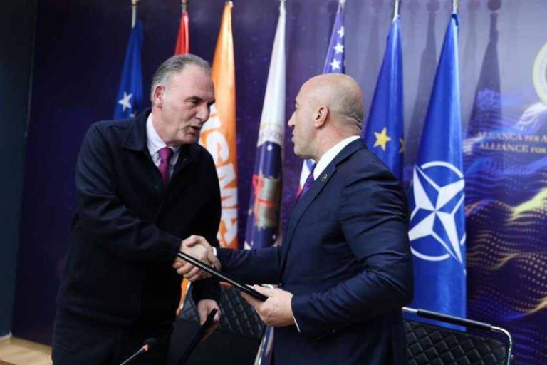 Haradinaj për Limajn: Kush bashkëpunon me Kurtin, është armik i vendit