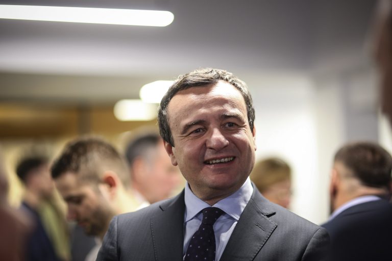 Kurti refuzon të përgjigjet për dështimin e konstituimit të Kuvendit: “Shiu është bereqet”