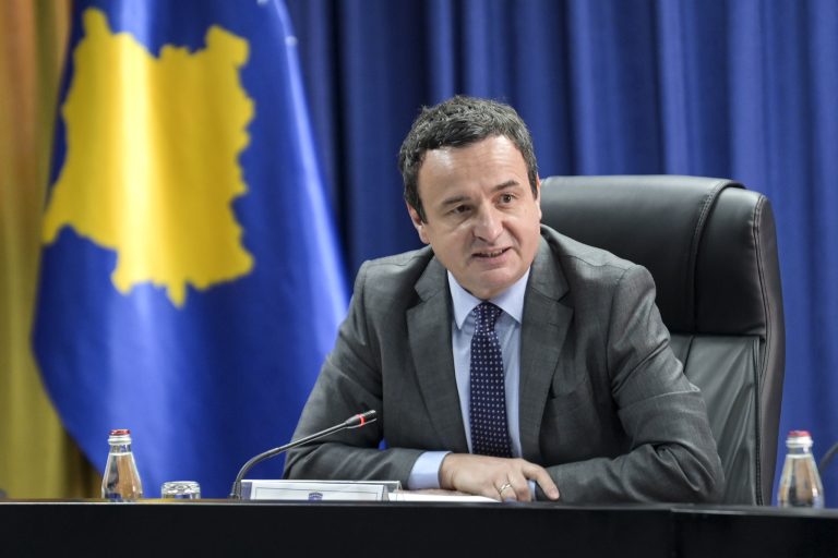 Kurti i çon mesazh Trumpit: Kosova gati për të pranuar migrantë të dëbuar nga SHBA
