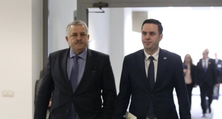 Veliu ende skeptik: Lumiri është një dorë e zgjatur e Kurtit dhe Osmanit në LDK