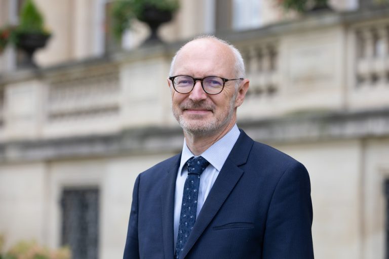 Ambasadori francez godet: S’jeni të izoluar përveç nëse e izoloni veten duke mos i dëgjuar miqtë e duke shitur moral