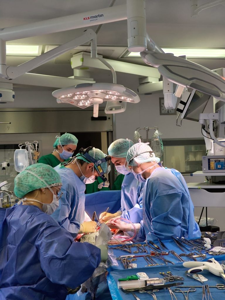 Doktori mitrovicas, Selman Ajvazi, shënon suksesin e radhës, kryen tajnimin kompleks specialistik në Slloveni