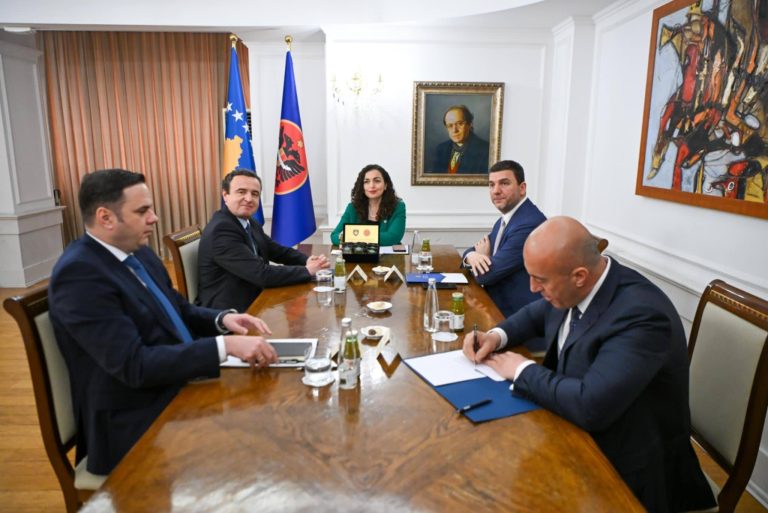 Abdixhiku i befasuar me Albin Kurtin pas takimit te presidentja: Na habiti që tha se nuk ka urgjencë