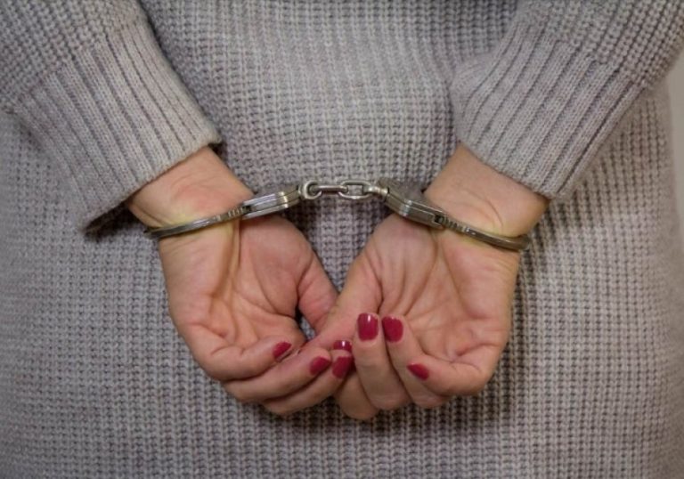Mitrovicë: Arrestohet mësuesja që dyshohet se goditi një nxënës me shuplakë