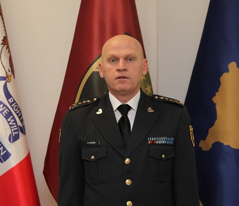 Komandant Jashari uron besimtarët për Kurban Bajram
