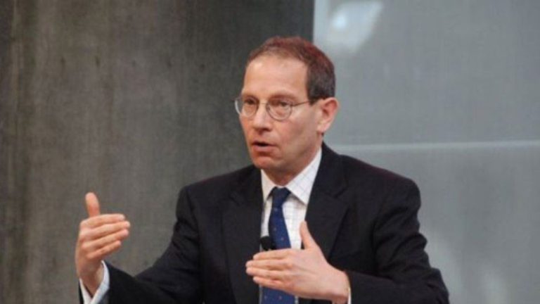 Kupchan: Lëvizjet e Kurtit po e dëmtojnë Kosovën në sytë e ndërkombëtarëve