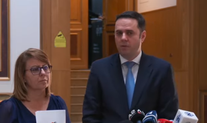 Përfundon takimi, Abdixhiku: Ishte farsë, qëndrimet e Kurtit nuk kishin ndryshuar