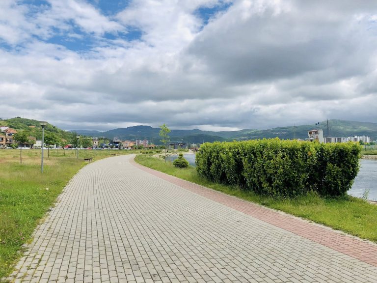 Edhe sot mot me diell dhe i nxehtë, por me rënie të temperaturave