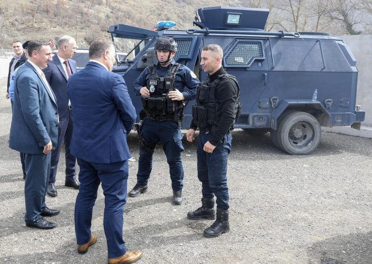 Hoxha pas deklaratave të Vuçiqit: I dimë qëllimet e Serbisë, jemi të përgatitur për çdo sfidë