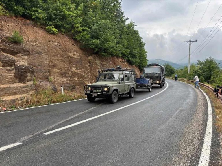 Ambasada gjermane thotë se  “fshirja e eskortës së KFOR” nga fotografitë e sotme në Ujman “promovon narrativë të rrejshme”