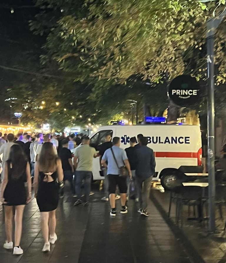 Një person gjindet i vdekur në banesën e tij në sheshin e Mitrovicës