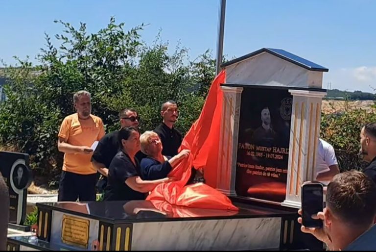 “Ti s’e tradhtove askënd, por ty të tradhtuan”, letra e nënës në përvjetorin e vdekjes së Faton Hajrizit