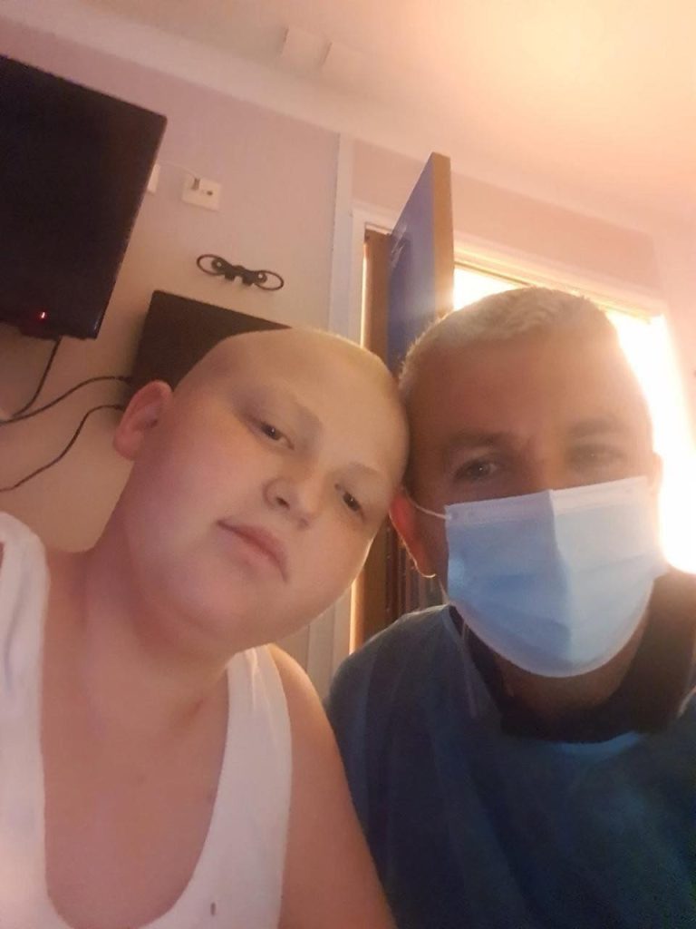 Djali 13-vjeçar nga Kosova po trajtohet për leuçemi në Francë – Familja kërkon mbështetje financiare