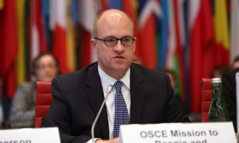 Moore: Serbia s’guxon të ndërmarrë veprime ushtarake, është e vetëdijshme për rolin e NATO-s në Kosovë