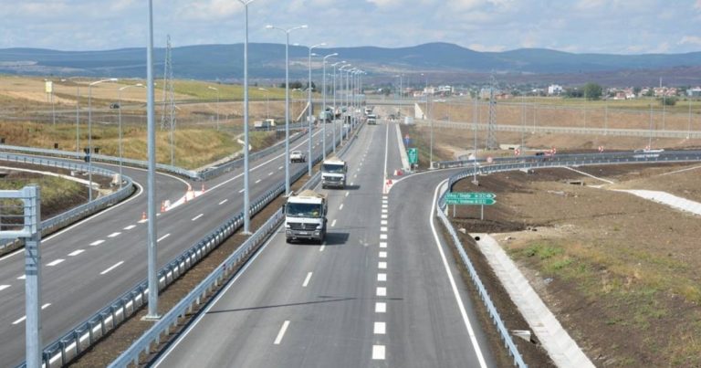 Temperaturat e larta: Ndalohet qarkullimi i këtyre automjeteve nga ora 11:00 deri në 17:00