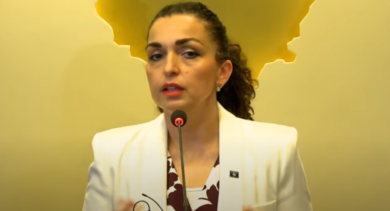 Osmani dorëzon lëndë të re në Kushtetuese: Kërkesa ka për qëllim qartësimin e pasojave juridike të moskontituimit të Kuvendit