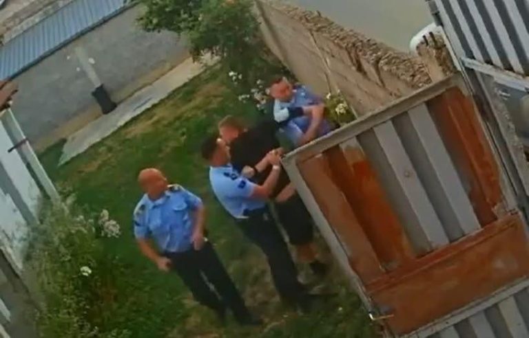 Rasti i keqtrajtimit në Klinë, ngritët aktakuzë ndaj tre zyrtarëve policorë