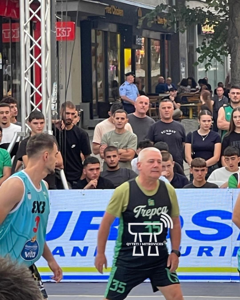 Mbahet streetball në Mitrovicën e Veriut, e provon të luajë edhe Sveçla