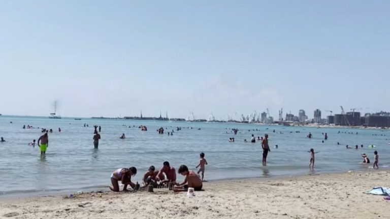 “Durrësi s’është më si dikur”, pushuesit nga Kosova: Çmimet po rriten vit pas viti