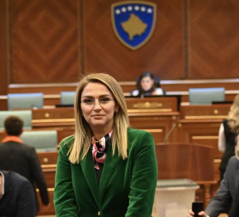 Shqipe Selimi për mospjesëmarrjen në protestë: Nuk mungova vetëm unë, më shënjestruan mua për ta sulmuar VV-në