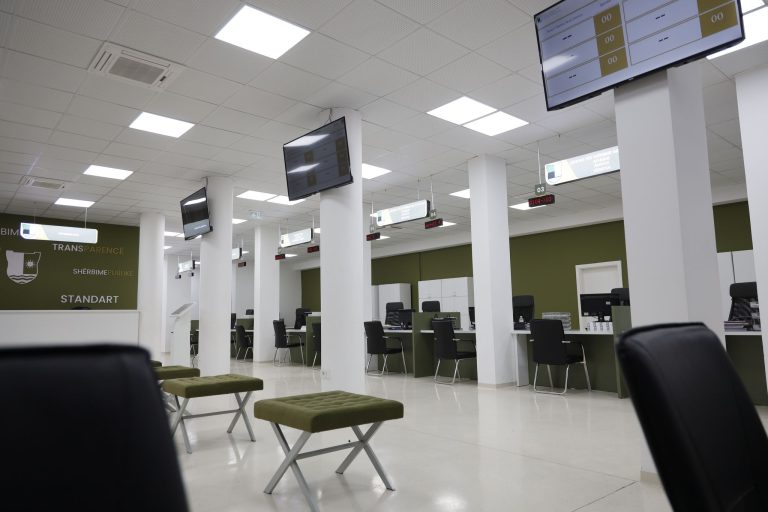 Tahiri: Nuk e di a je në një komunë në Evropë a në Mitrovicë